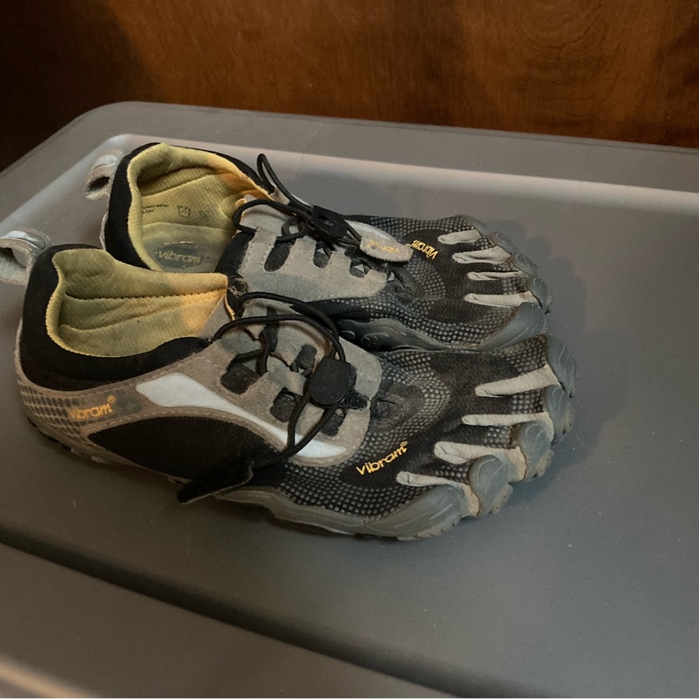Vibram FiveFingers Black and Gray Toe Shoes